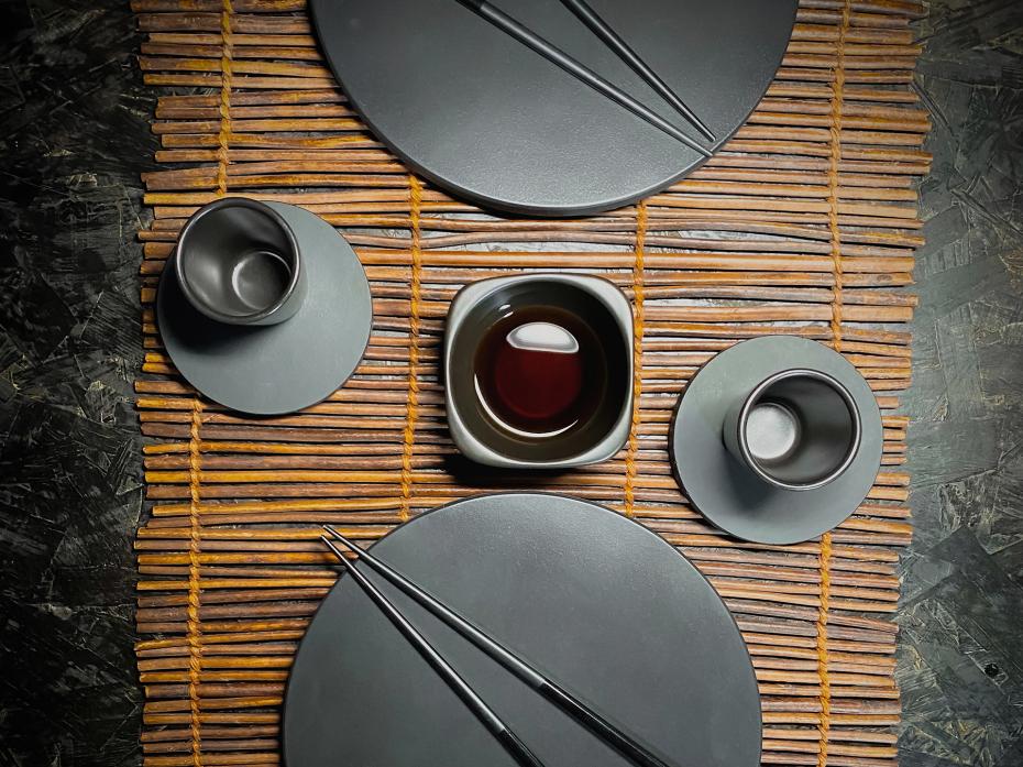CONCRETE & WAX Black Placemats and coasters
